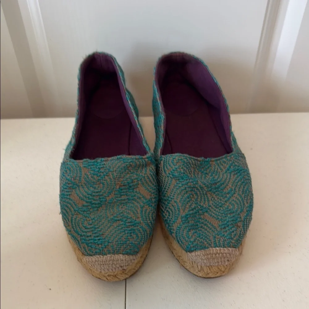 *MYMU ESPADRILLES TEAL & TAN WOVEN FLATS ( sz US 5 or Euro 36)